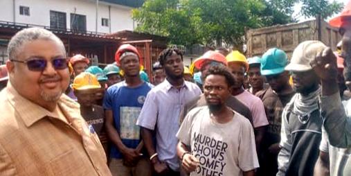 Minister Modad and some Liberian employees at Sethi Brothers