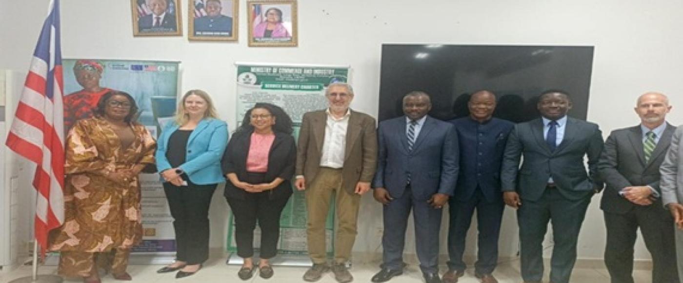 MoCI’s SMT in photo with MCC Delegation