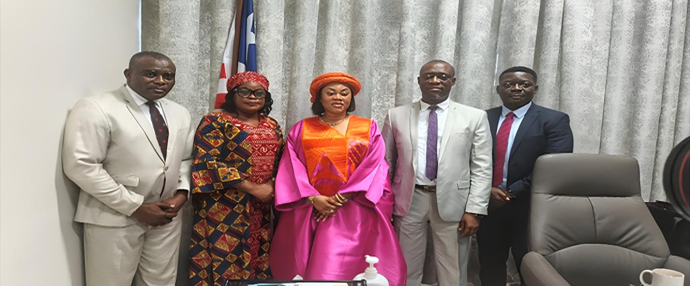 Second Lady Synleseh Stephenie Dahn-Koung (3rd from left) and Commerce Minister Magdalene Dagoseh (4rd from left) during a visit at the EJS Complex, where the KPEKOR Project was introduced to empower women, girls, and people with disabilities.